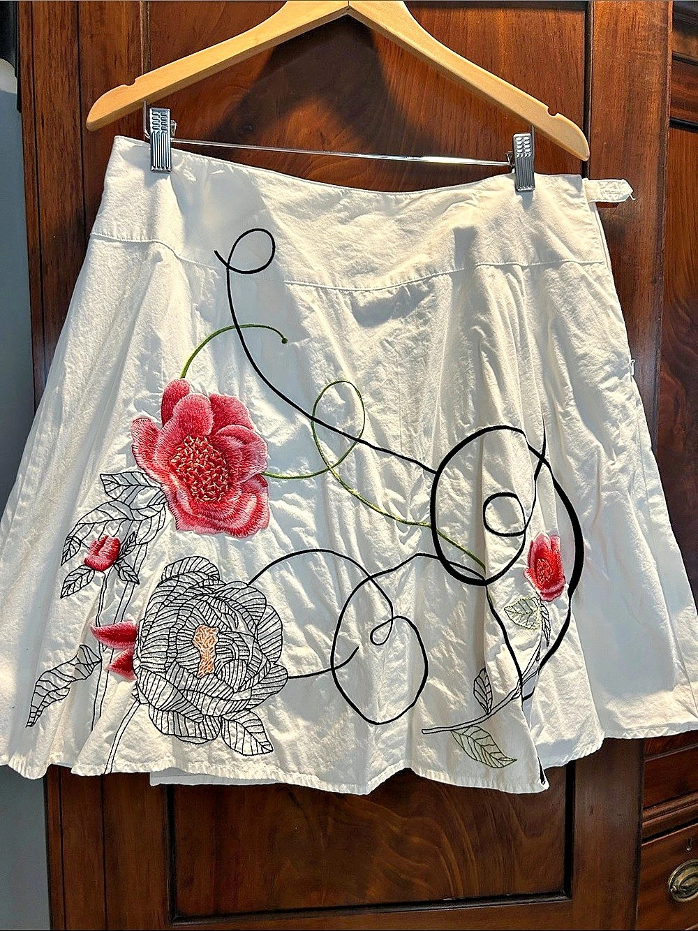 Talbots Petites Floral Embroidered A-Line Skirt in White Size 16 Like New